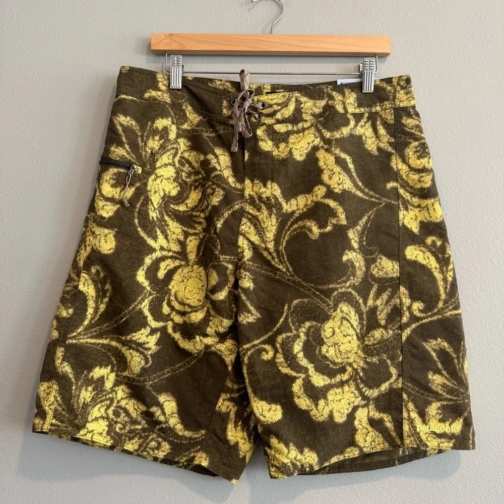 Patagonia Wavefarer Floral Board Shorts Beach Swim 50 UPF Nylon 11” size 35